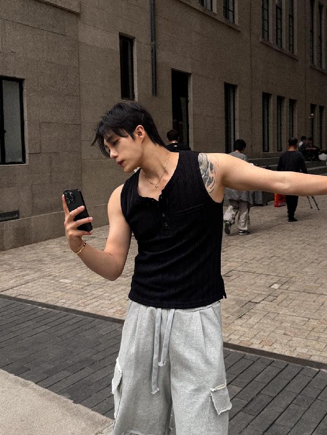 민소매 코디