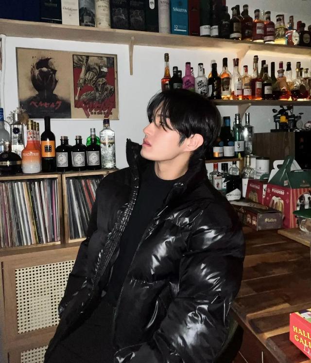 숏패딩/패딩조끼 코디