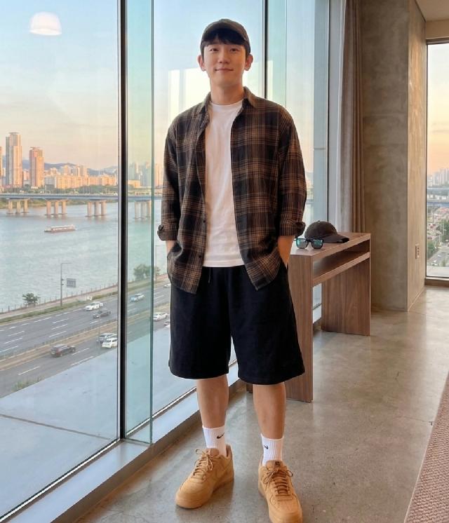 긴소매 티셔츠 코디