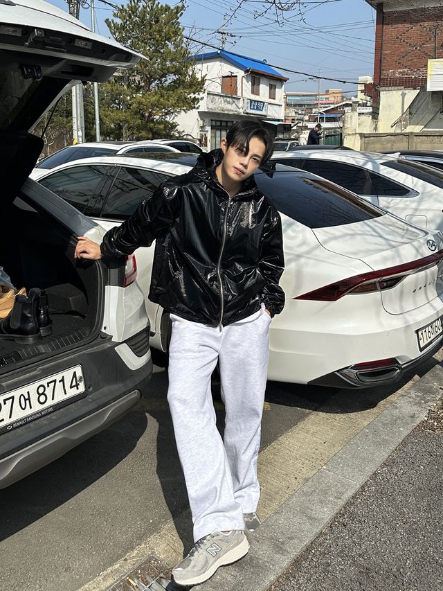고퀄리티, 메탈 윈드브레이커 바람막이 봄코디 여름아우터 간절기아우터 4계절집업 남친룩 데일리룩 데이트룩 대학생코디 인생핏