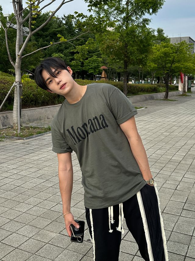 Montana 반팔 프린팅 남친룩 데일리룩 데이트룩 머슬핏