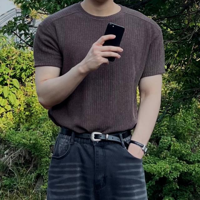 숄더 절개라인 머슬핏 반팔 니트