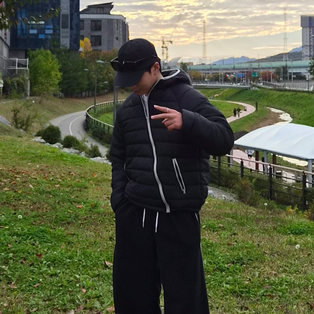 [고퀄리티] 오버핏 사선 지퍼 크롭 후드 경량 패딩 가을 겨울 봄 바람막이 후드 아우터 남녀공용 2colors