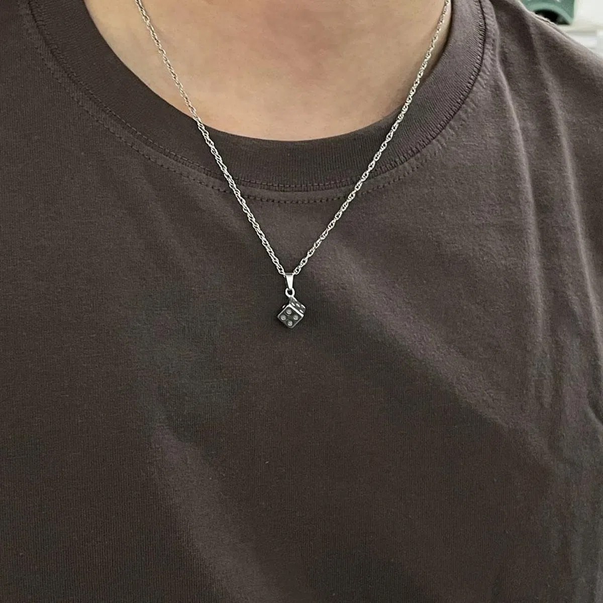 루크문] 럭키 다이스 써지컬 체인 목걸이 / LUCKY DICE SURGICAL NECKLACE