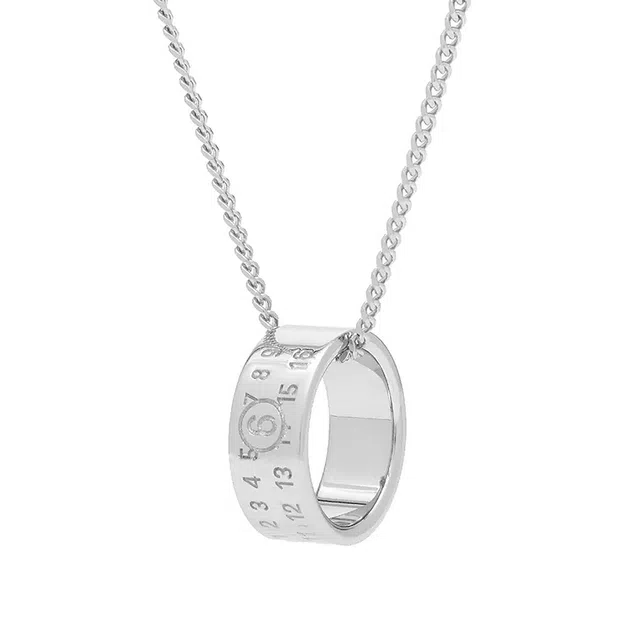 MM6｜ (SM7VG0057 SV0310 951) MM6 Maison Margiela Necklace with Applications | Women's