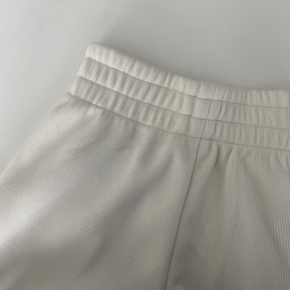 Image: https://image.brandi.co.kr/cproductdetail/2022/11/01/4c69f179bb8b5b124553914b60074196.JPG