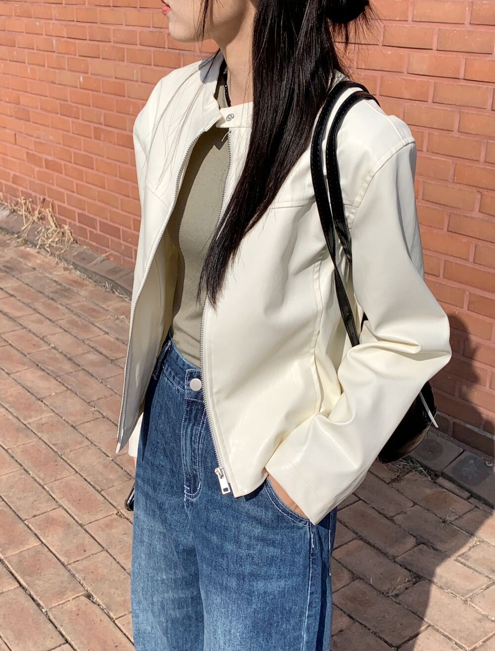 ラウンドネックノーカラークロップドフェイクレザージャケット2color