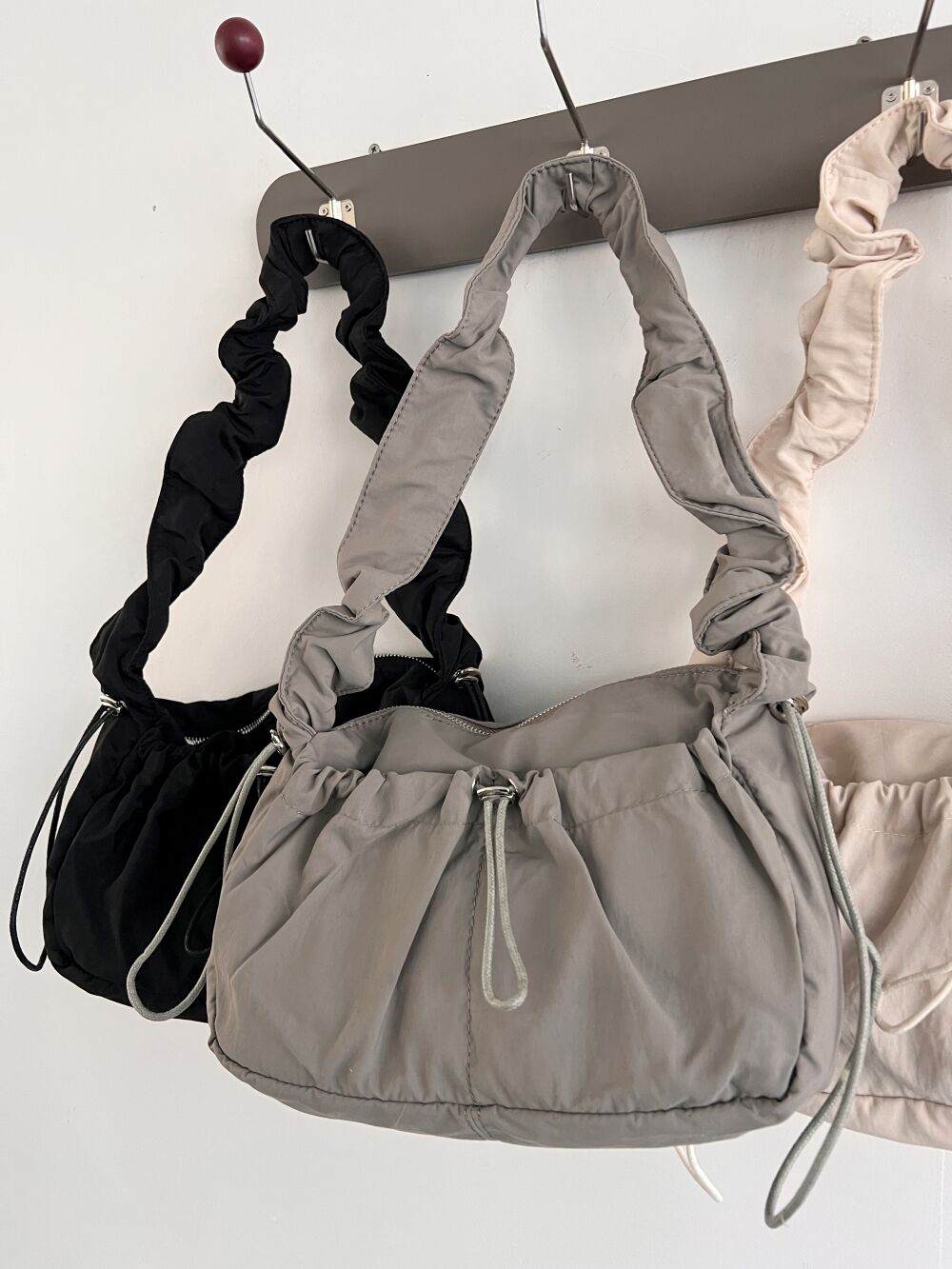 ポケットストリングシャーリングナイロンショルダーバッグ3color